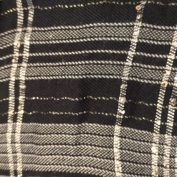 Lane Bryant Black/Silver Half Button Up Top Back Ruffle - Picture 4 of 5